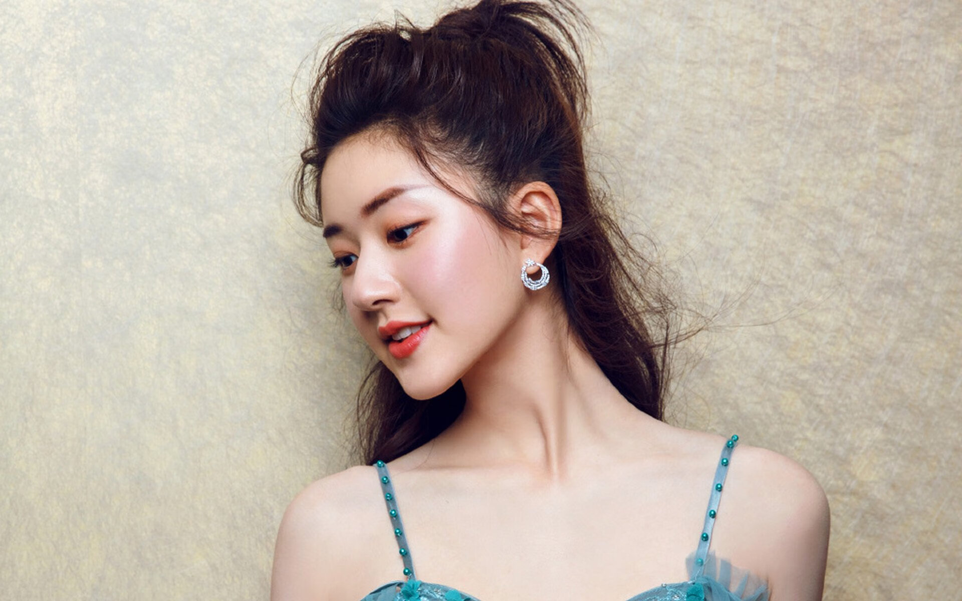 替补球员把握上场机会关键时刻送出决定性助攻,替补球员应从什么位置入场