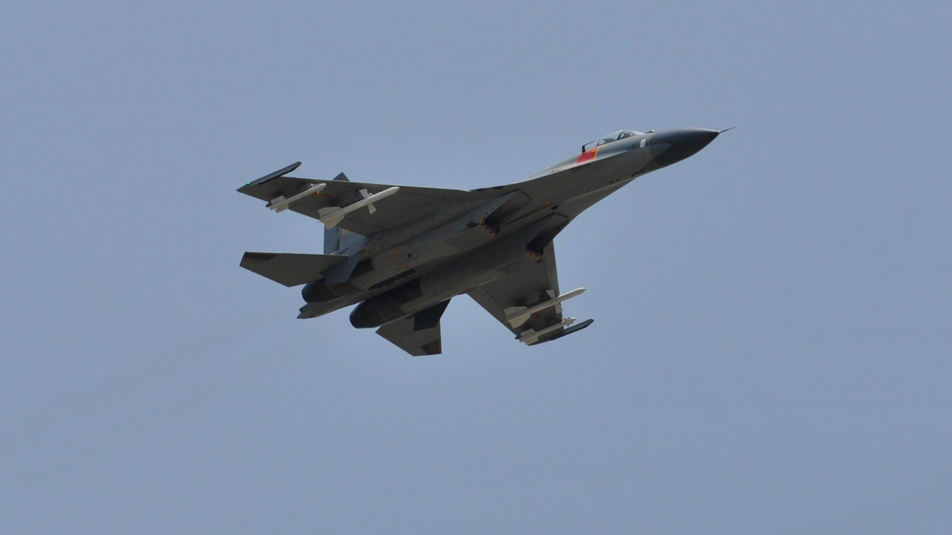 麦克沃伊触壁瞬间领先半身优势,麦克沃伊女友